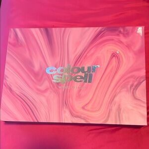 Colour Spell Eyeshadow Palette by Revolution - Pink